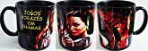 Caneca toda preta dos Jogos Vorazes